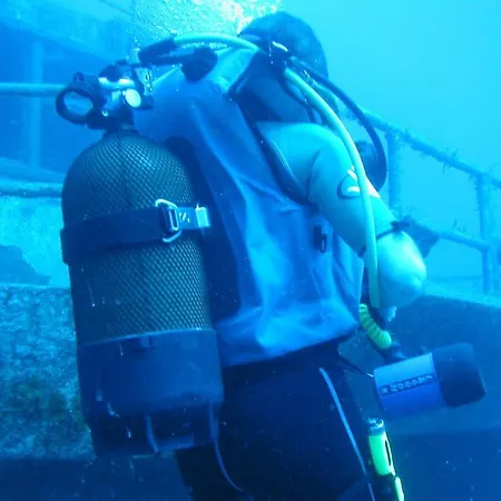 Agora Boutique * אלאניה