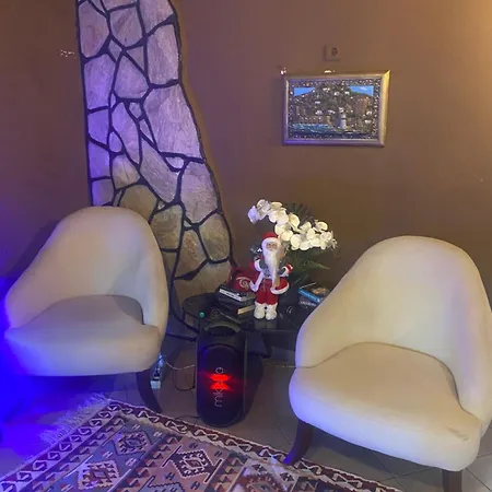 Agora Boutique אלאניה